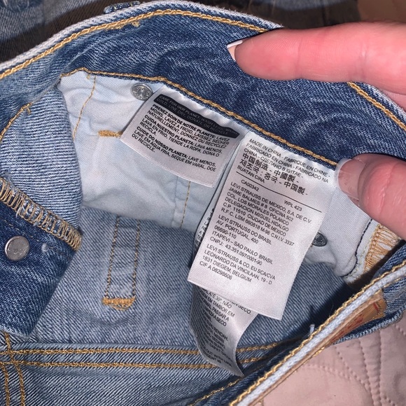 501 Levi’s cut off shorts - Picture 5 of 6